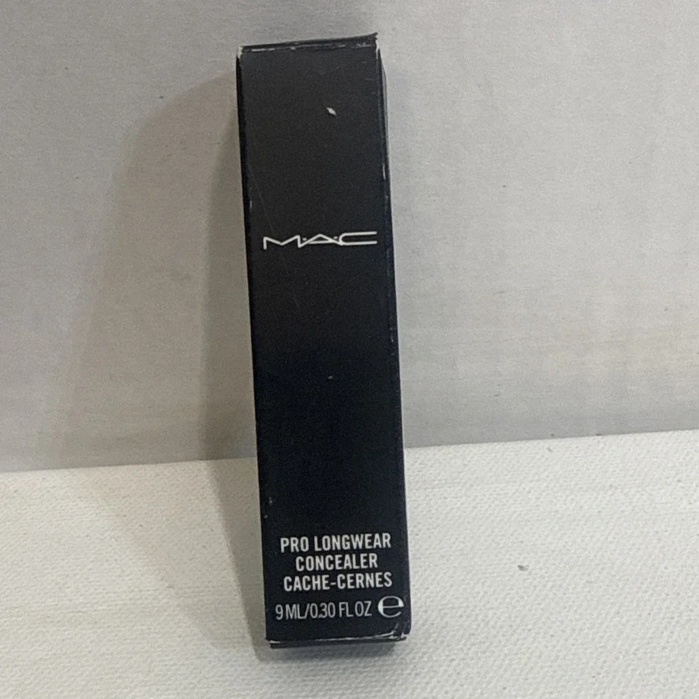 MAC‎ Pro Longwear Concealer - NW15 - 9mL/0.30fl.oz.
